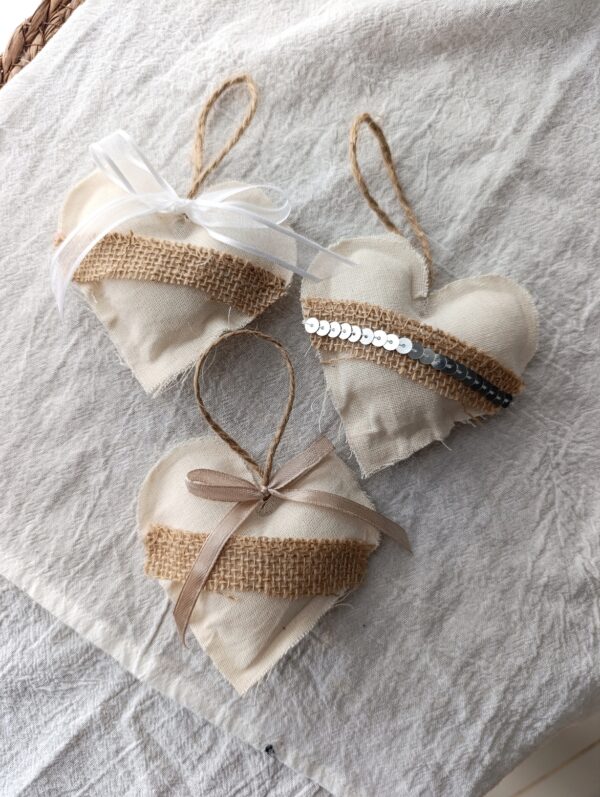 Adorno Corazones de tela x 3