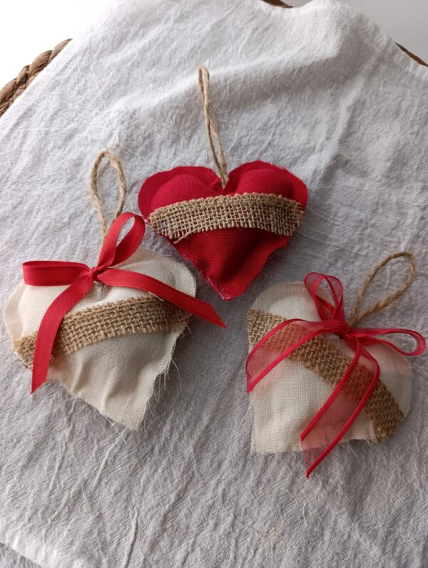 Adorno Corazones de tela x 3