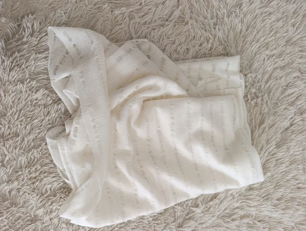 Manta / Pie de cama tejido calados